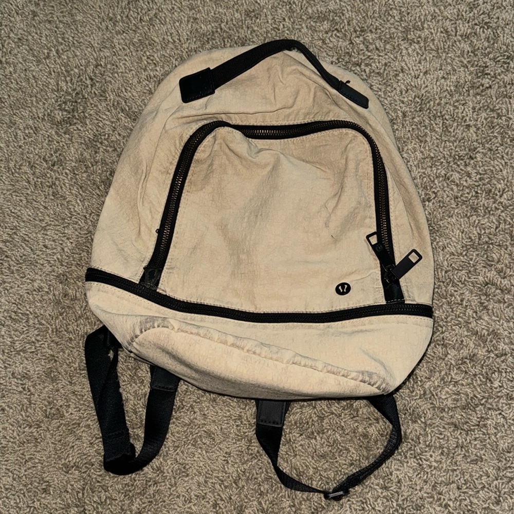 Lululemon mini backpack. Fair, As-is condition